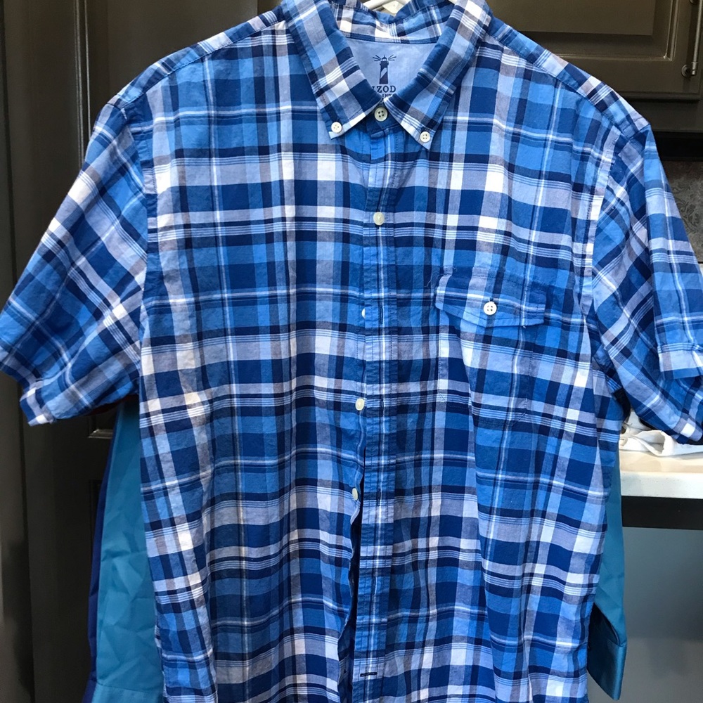 IZOD (XL) Men’s Blue Plaid Short Sleeve Shirt